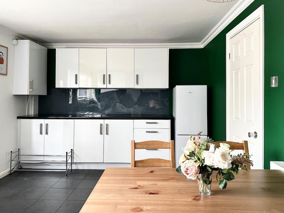 6 Guests House Old Trafford,Media City,City Centre, Free Parking Manchester Exterior foto